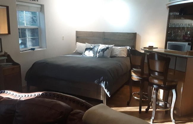 Winterfell - No Hidden Fee; Dog OK; King Bed - Photo 1