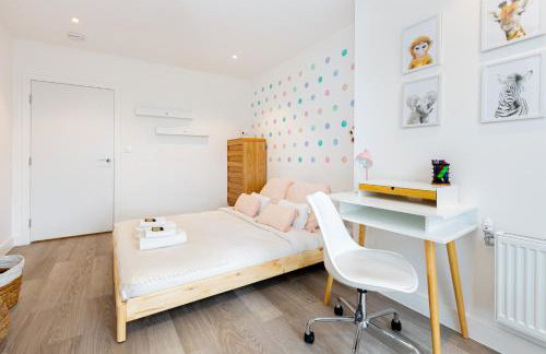 Modern New 2BR wViews & Balcony in Wandsworth - Foto 9