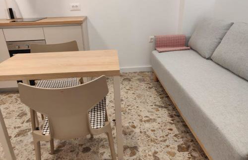 Omis apartment - near beach and town center, ground floor with small garden - Foto 22