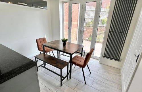 Spacious 3-Bedroom house with 5 beds and sofa-bed - Foto 10