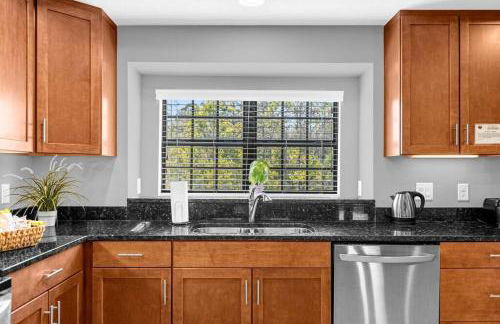 Vibrant 4BR Family Townhome 1 mile from Disney World and Disney Springs - Photo 40