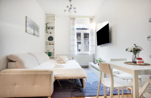BlueDahlia Apartment - 4-min Walk to Main Station - Zagreb Donji grad - Photo 24