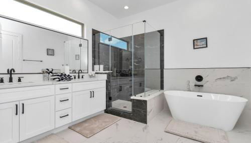 Tranquil Downtown Escape with Backyard - Foto 2