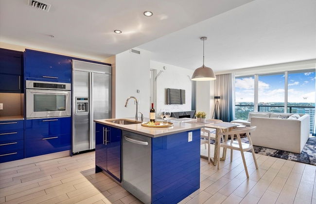 W Residences 2 Bedroom Suite 2 Condo by RedAwning - Photo 8