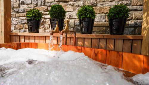 PEAK DISTRICT ROMANTIC Courtyard Loft, with Outdoor Japanese Whirlpool Bath - Foto 1