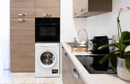 Modern Boutique Apartment - Photo 19