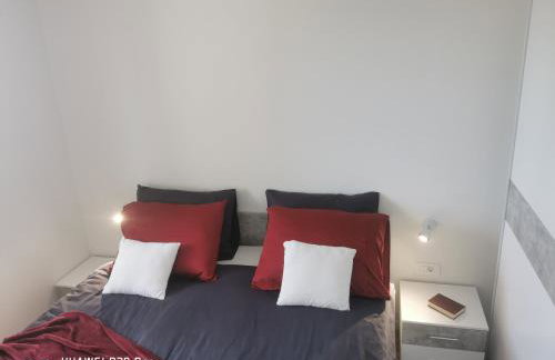 CITY CENTER PEARL #new#free reserved parking in garage elevator direct access#business and pleasure#city view&balcony&sunny&cafes&markets&tram#city center#working room#2 toliets#2 bedrooms - Photo 27