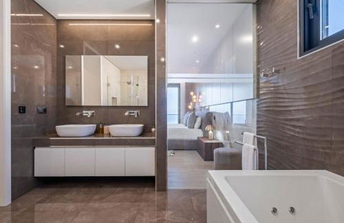 Villa Boa Nova Branca by LovelyStay - Foto 25