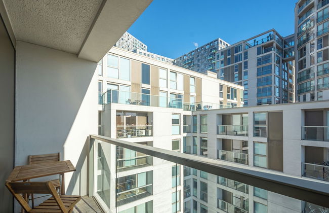 Spacious Serviced Apartments Canary Wharf - Photo 17