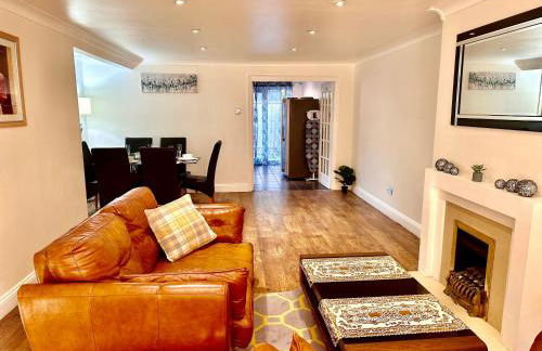 3 BEDROOM, FREE PARKING, WiFi, COSY, 5-BED HOUSE WITH GARDEN - Foto 30