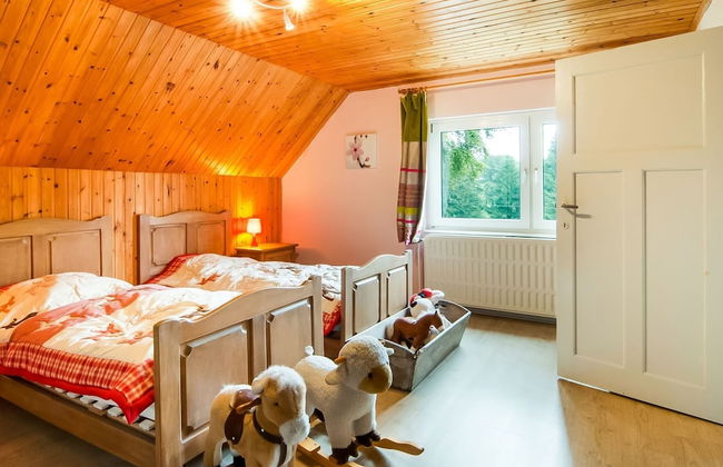 Tranquil Holiday Home With Private Garden - Photo 4