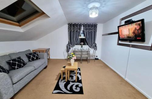 *F1*5GH* Setup for your most relaxed & amazing stay + Free Parking + Free Fast WiFi * - Foto 2