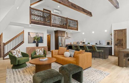 Hot Tub Sauna Spacious Backyard Luxury - Photo 79