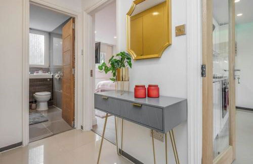 Lovely 2-Bedroom Condo With Balcony and Park View - Foto 7