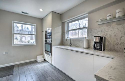 Home with Office and Yard 25 Mi to Downtown Chicago! - Foto 9