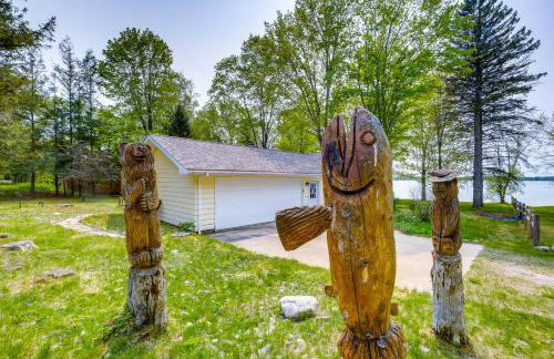 Waterfront Torch Lake Cottage with Dock and Fire Pit! - Foto 31