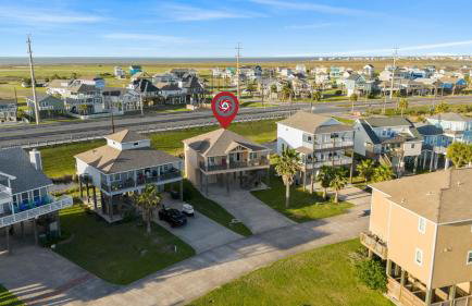 Charming Beachside Retreat: Steps from the Sand and Surf - Photo 34