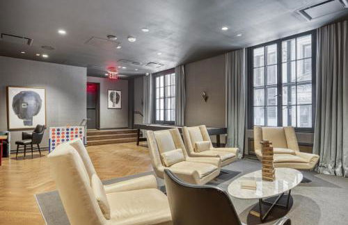 FiDi Studio w Residents Bar Golf Simulator Gym NYC-271 - Photo 17