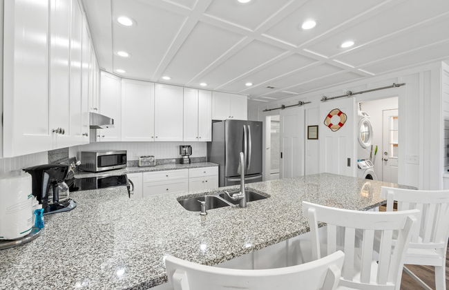 Bouy Friend By Book That Condo - Photo 3