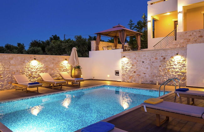 Novel Villa in Roupes with Private Pool near Arkadi Monastery - Photo 22