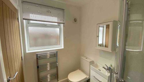 Cozy Self-Contained Suite with Own Entrance - Foto 3