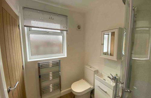 Cozy Self-Contained Suite with Own Entrance - Foto 3