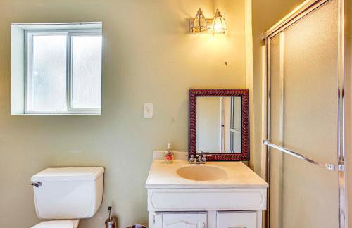 SeaTac Home with Patio and Grill - 3 Mi to Airport! - Foto 13