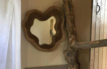 Kingfisher Riverside Glamping with private hot tub - Foto 9