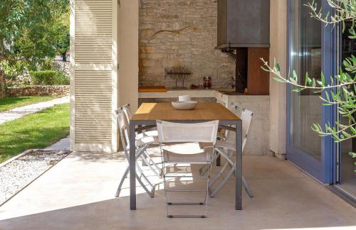 Beautiful restored farmhouse with private pool and gardens - Foto 14