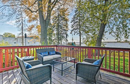 Lakefront Home with Game Room, Theater and Dock! - Foto 29