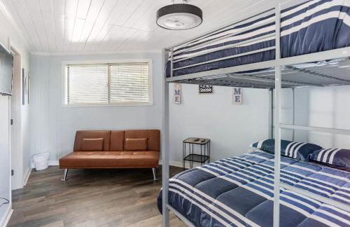 Peaceful Lydia Hide-O-Way - New Pool & Near Beach, Breakfast, Spa & Go-Karts! - Foto 38