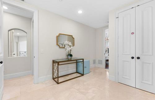 Near the Beach • Pool & Jacuzzi • Waterfront Villa - Foto 64