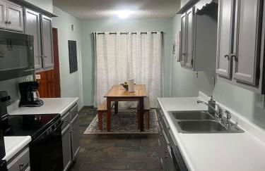 Hardwood Guesthouse - Foto 28