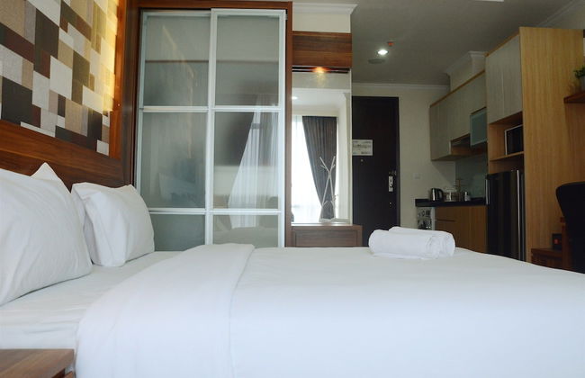 Warm and Best Studio Menteng Park Apartment - Photo 5