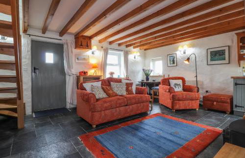 Post Office Cottage - Photo 2