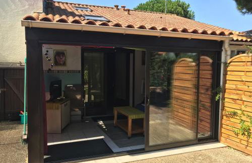 Pavillon avec piscine commune et jardin à 800m de la plage - FR-1-336-72 - Foto 3