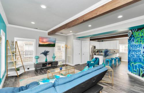 Prolific Blue Oasis near Med Ctr Dwntwn Galleria - Photo 6