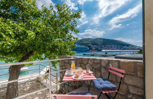 Stylish sea view studio - Photo 1