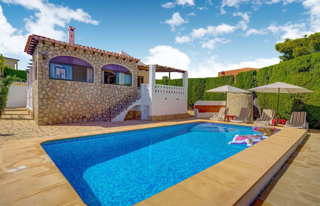 Serene Villa in Calpe With Private Swimming Pool - Photo 28