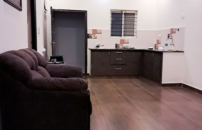 Roomshala 135 Paradise Villa Banglore - Foto 8