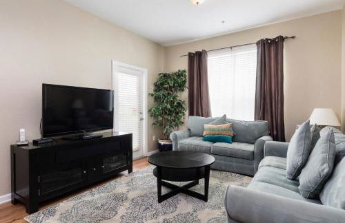 3Br 2Bath Condo Balcony 5min Conv Center 1388ft - Foto 10