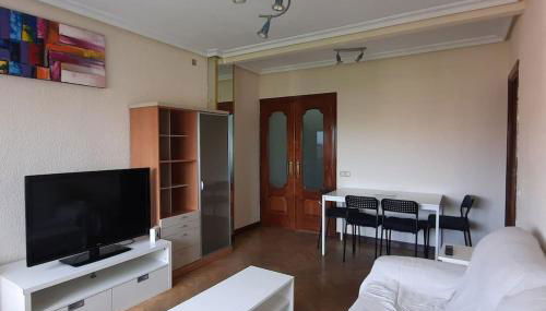 Piso amplio, iluminado y muy bien comunicado - Foto 4