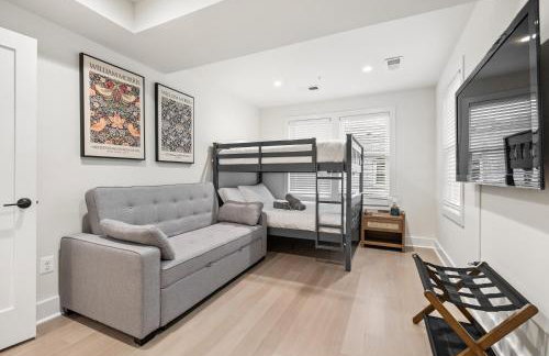 Designer 3-Bedroom Home with King Bed, Family-Friendly, Columbia Heights - Foto 31