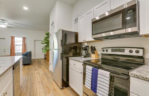 Walkable Downtown LaBelle Apt w/ Private Balcony! - Photo 8