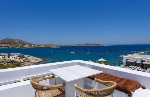 Azure Naousa - Photo 40