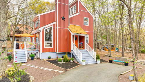 Deck, Fire Pit and Pool Access at Poconos Retreat! - Photo 3