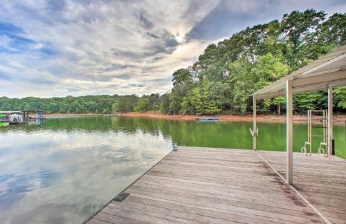 Townville Lakefront Cottage with Private Dock! - Foto 2