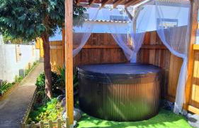 Cozy home with jacuzzi - near the airport - Photo 2