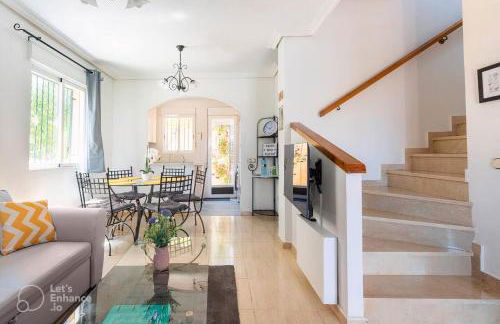 Velo Villa w/ A/C, free Wi-Fi & Pool near Benidorm - Foto 8