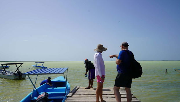 Escursione a Bahía de las Águilas e alla Laguna de Oviedo - Foto 5, Pronti a salire sul motoscafo